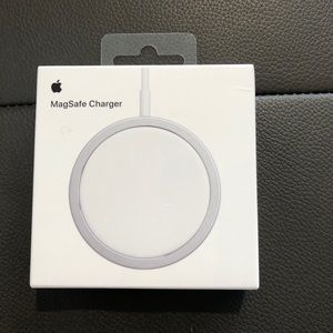 Apple MagSafe Charger - NWT